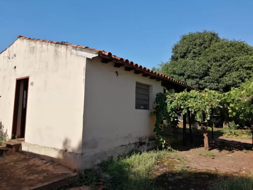 Vendo Casa sobre Av. Caaguazú - Ñemby — foto 2