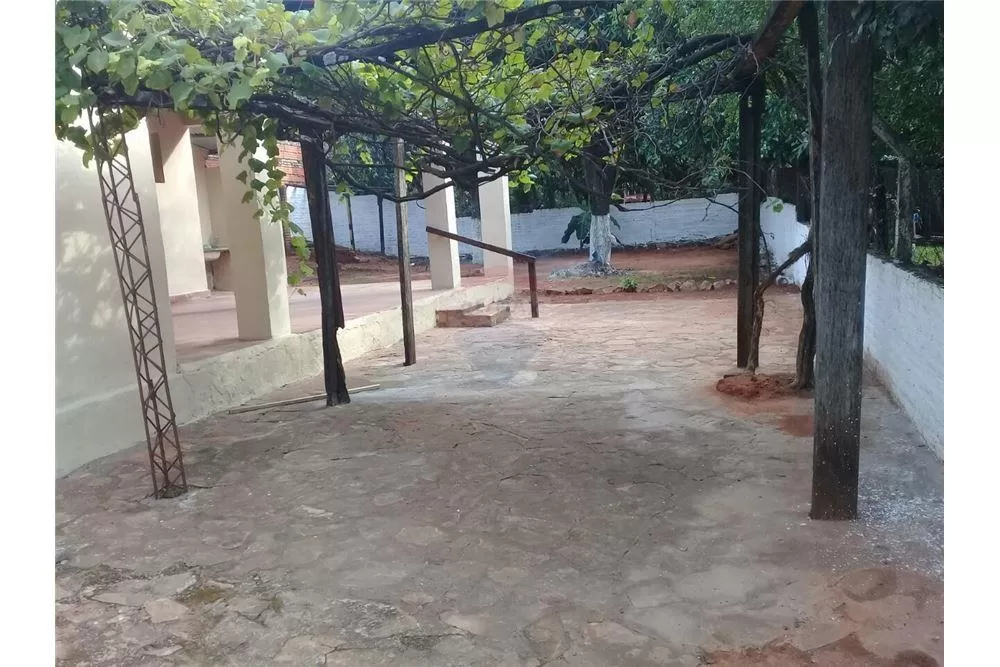 Vendo Casa sobre Av. Caaguazú - Ñemby — foto 3