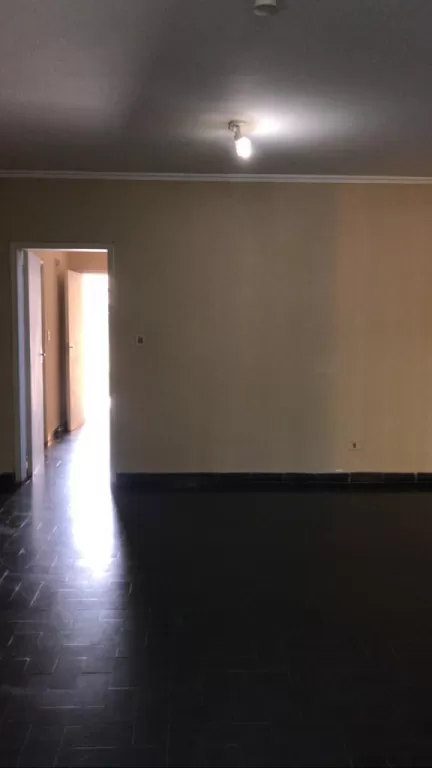 INMOBILIARIA ALQUILA Dúplex a 2 cuadras de la Av. Venezuela, Zona Colegio SIL — foto 2