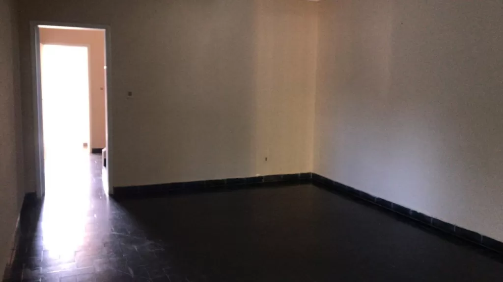INMOBILIARIA ALQUILA Dúplex a 2 cuadras de la Av. Venezuela, Zona Colegio SIL — foto 3