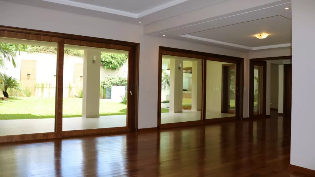 MANORA (BO PRIVADO): ELEGANTÍSIMA RESIDENCIA, 3 SUITES, IMPECABLE ESTADO, JARDÍN, PISCINA, — foto 2