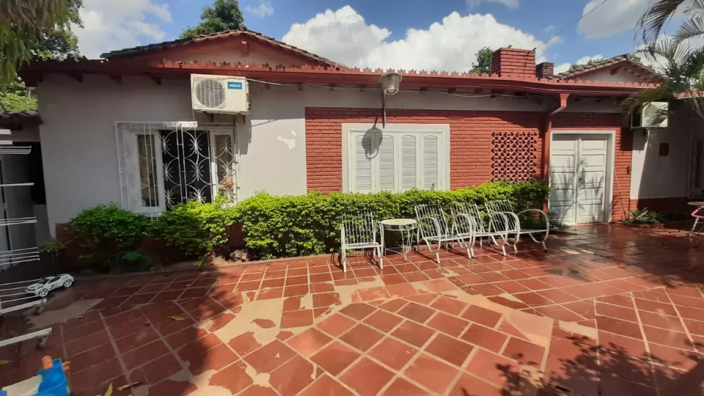 VENDO HERMOSA RESIDENCIA EN SAN LORENZO — foto 2