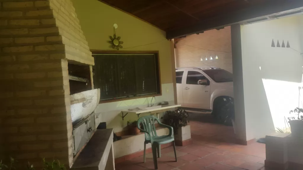 50 hectáreas con casas y comodidades para lugar de descanso con arroyo en caacupe — foto 2