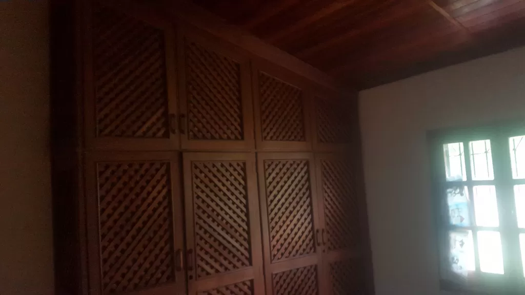 50 hectáreas con casas y comodidades para lugar de descanso con arroyo en caacupe — foto 3