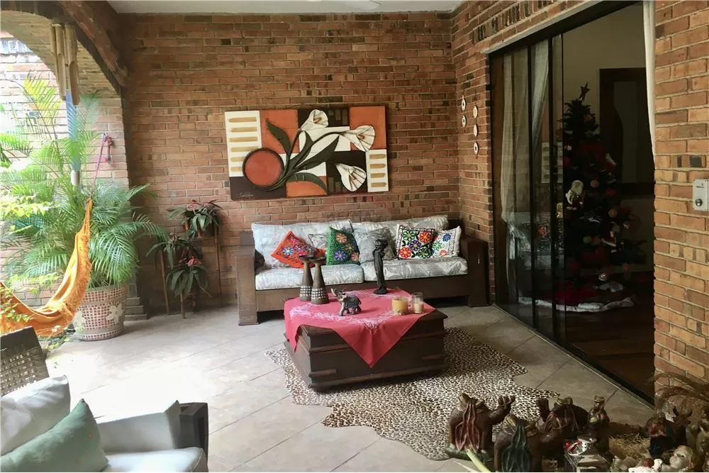 VENDO CASA EN PLENO MBURUCUYA — foto 2