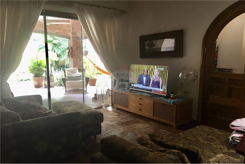 VENDO CASA EN PLENO MBURUCUYA — foto 3