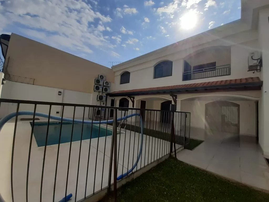 MANORÁ: SUPER RESIDENCIAL, 3 DORMIT, JARDIN, PISCINA - 3.000 USD — foto 2