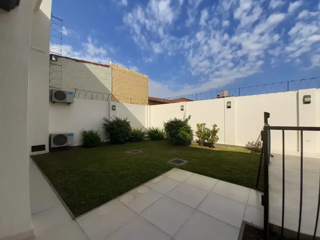 MANORÁ: SUPER RESIDENCIAL, 3 DORMIT, JARDIN, PISCINA - 3.000 USD — foto 3
