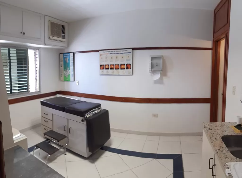 EDIFICIO COOMECIPAR: VENDO AMPLIO CONSULTORIO, 2 EN 1! — foto 2