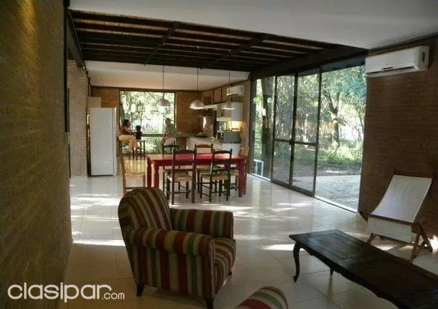 Vendo hermosa residencia en amplio terreno. Barrio cerrado Surubi.i — foto 3