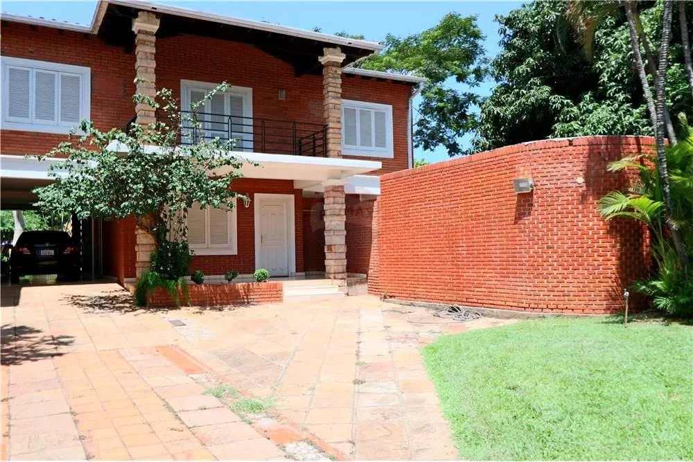 Amplia residencia Bo. Ycua Sati. — foto 2