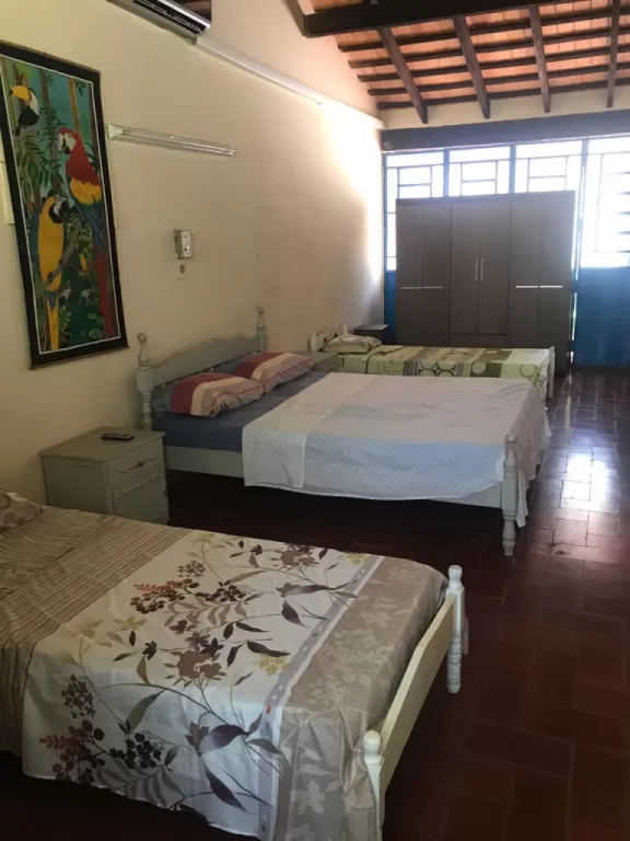 Vendo amplia casa en el centro de San Bernardino- A pasos de la Avda. principal — foto 3