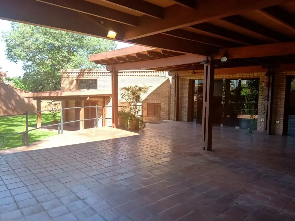 Vendo Amplia Residencia. Barrio Carmelitas — foto 2
