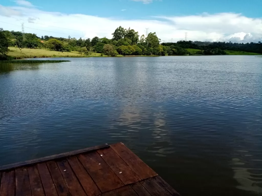 VENDO HERMOSA QUINTA A ORILLAS DE LAGO ACARAY — foto 2