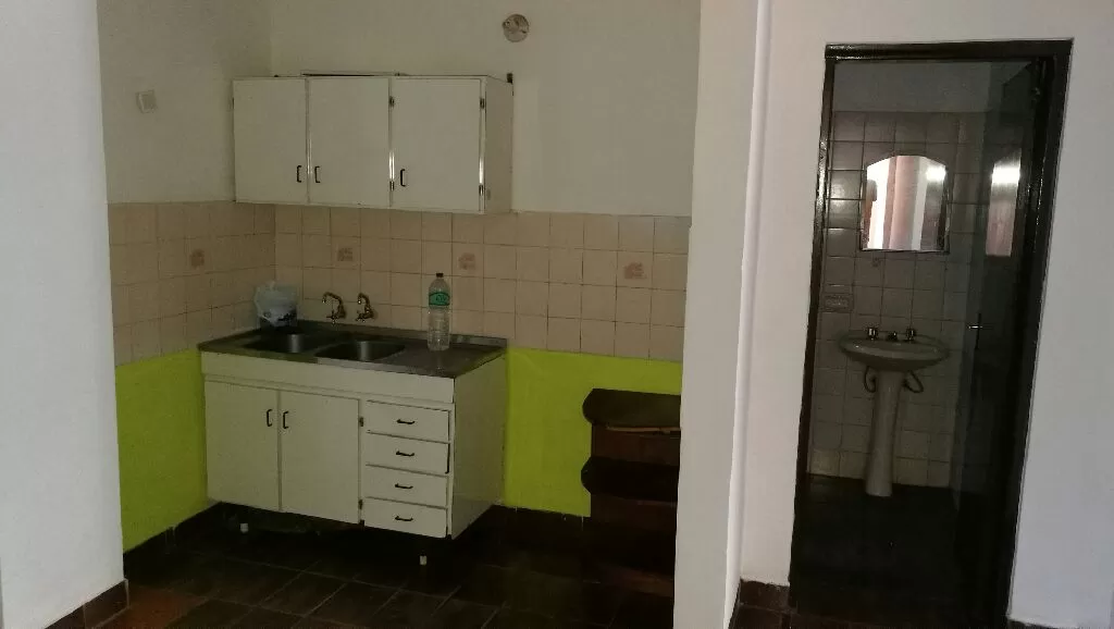 Doy en alquiler Depto en Encarnación — foto 2
