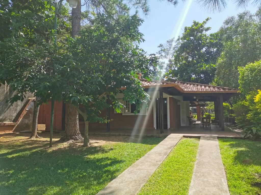Alquilo Casa Amplia en SanBer - Country Club - especial para grupo de amigos o familia — foto 2