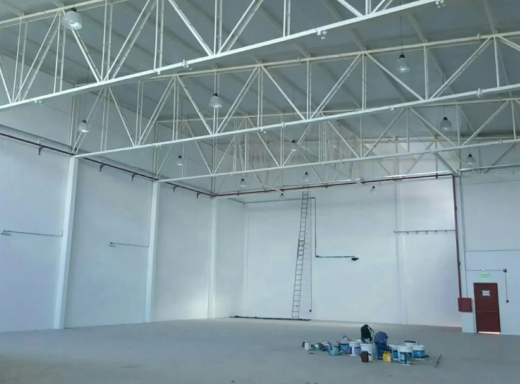A estrenar amplio depósito con showroom en Zona Multiplaza — foto 2