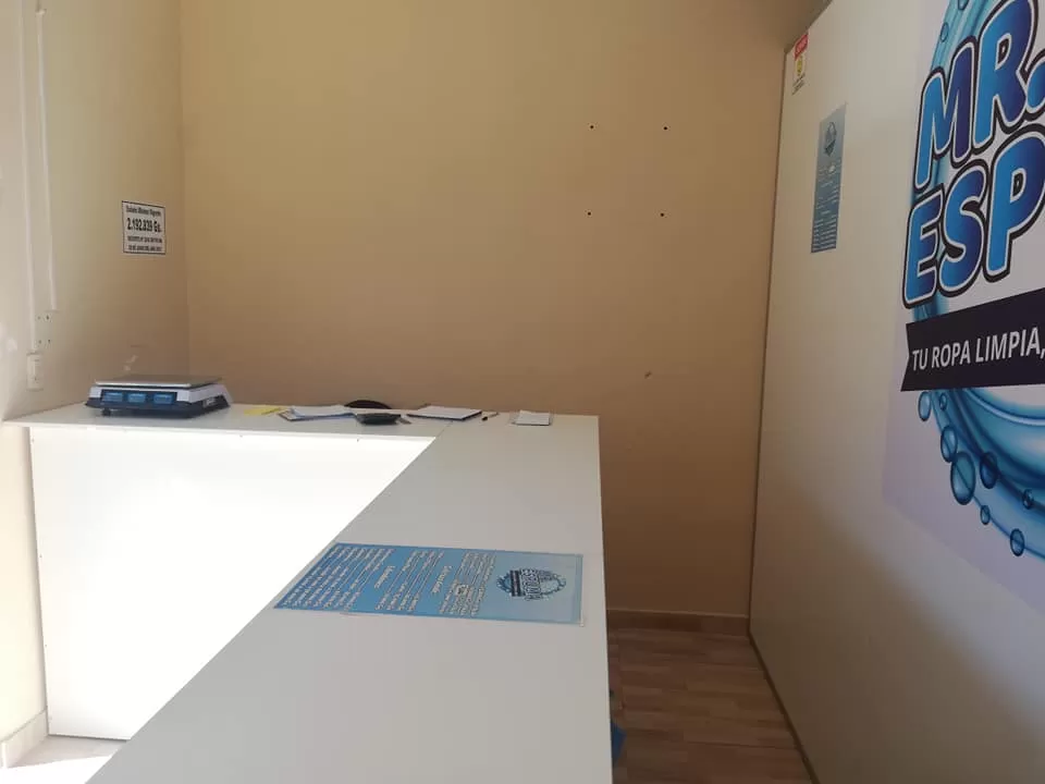 Vendo terreno con 2 locales comerciales y 2 departamentos sobre Bartolome de las Casas. — foto 3