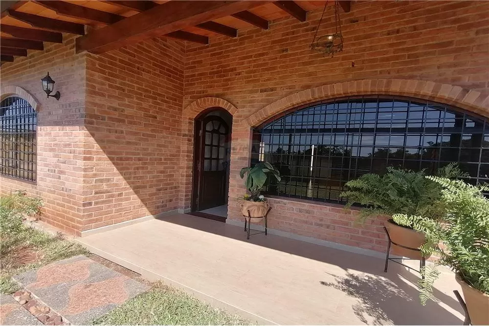Hermosa CASA en Aregua, con vista al LAGO — foto 2