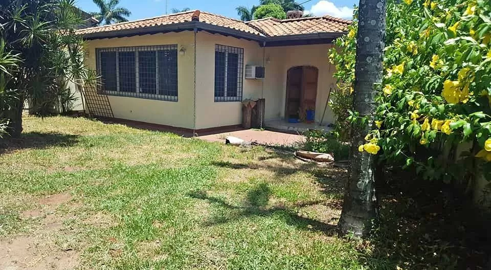 VENDO HERMOSA CASA EN ASUNCION BARRIO YKUA SATI COD 2767 — foto 2