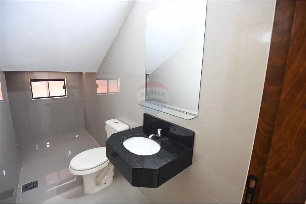 VENDO HERMOSA CASA A ESTRENAR ZONA JARDIN DE ORO - LUQUE — foto 3