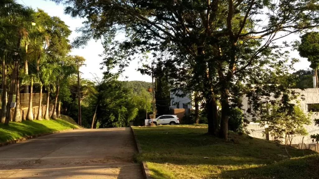 VENDO TERRENO EN EL PARANA COUNTRY CLUB — foto 2