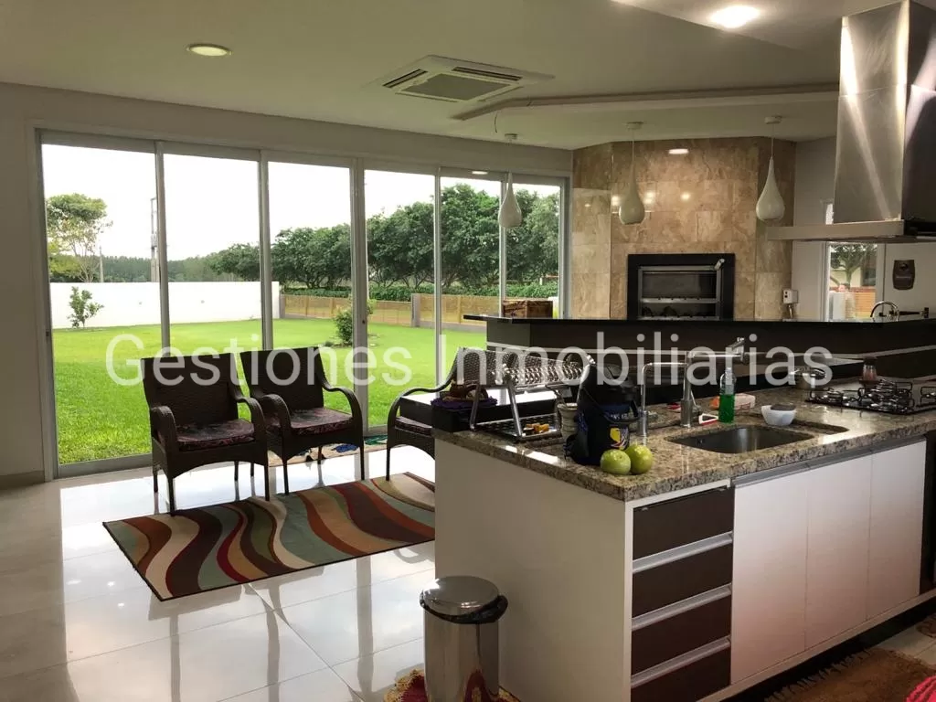 Vendo Lujosa Residencia en el Barrio Cerrado — foto 2