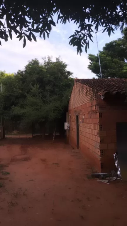 VENDO TERRENO CON PEQUEÑA CASA EN LUQUE, CAÑADA GARAY. M6049. — foto 3