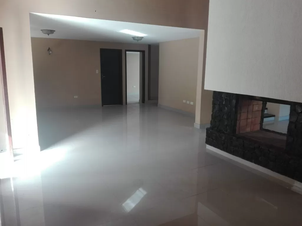 MANORA AMPLIA VIVIENDA CON PISCINA ZONA CASA RICA — foto 3