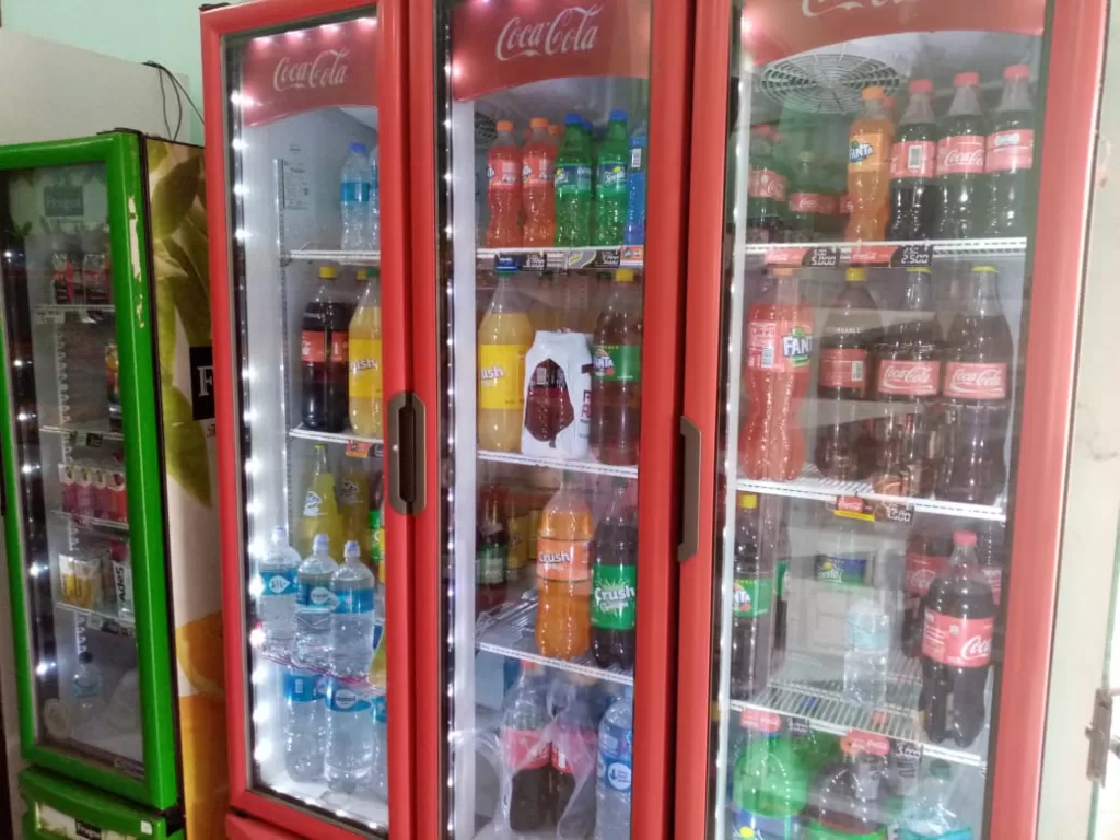 ALQUILO SALÓN COMERCIAL CON TODOS LOS MUEBLES — foto 3