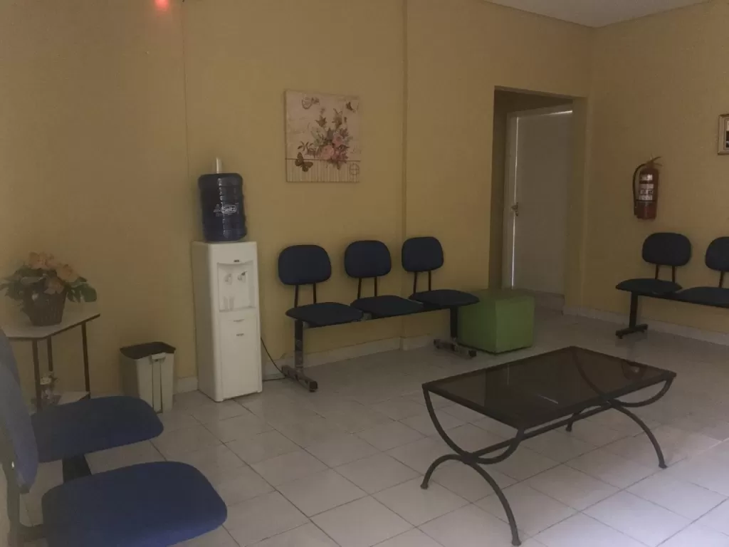ALQUILO CONSULTORIO SOBRE QUINTA — foto 2