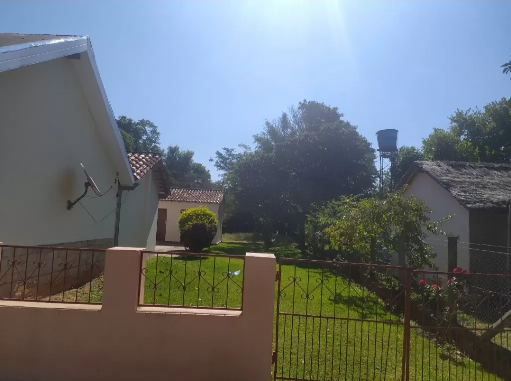 VENDO CASA CON 4 DORMITORIOS Y 2 SALAS EN YATAITY - GUAIRÁ (10 MIN. DE VILLARRICA) — foto 2