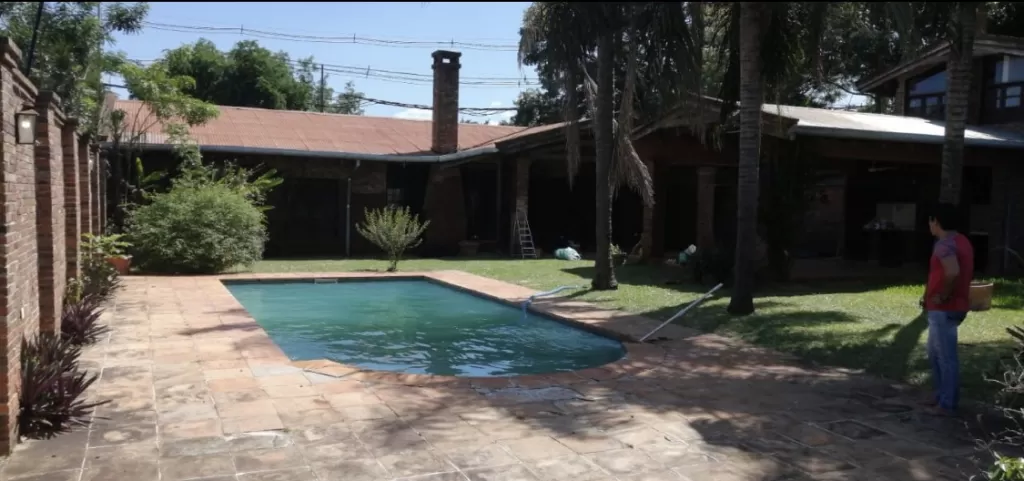 Vendo Casa 1600MTS2 y Dos terrenos 1440 MT2 Sobre Avda. Laguna Grande - San Lorenzo — foto 2