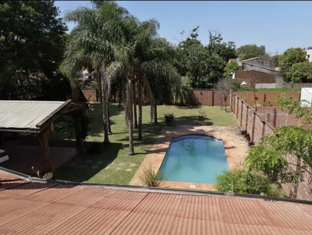 Vendo Casa 1600MTS2 y Dos terrenos 1440 MT2 Sobre Avda. Laguna Grande - San Lorenzo — foto 3