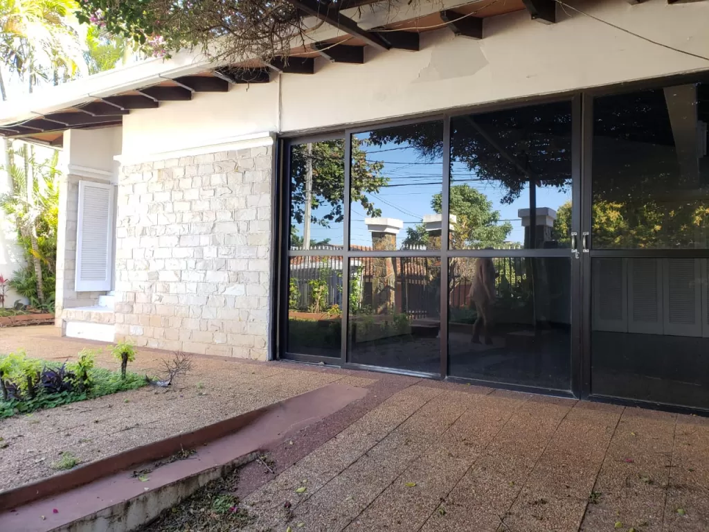Bº SAN VICENTE OPORTUNIDAD!: CHALET EN PLANTA BAJA -480 M2 - UBICACION IDEAL! — foto 3