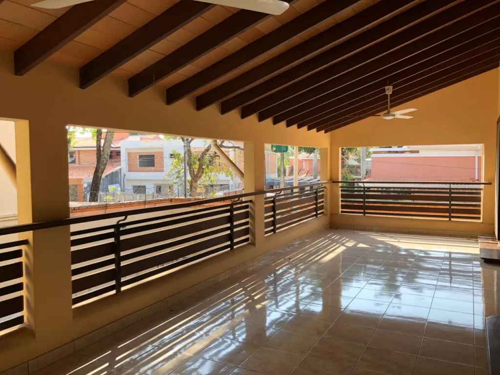 MANORA CARMELITAS: IDEAL P CASA U OFICINA - EN PLANTA BAJA - 3 DORMITORIOS. — foto 3