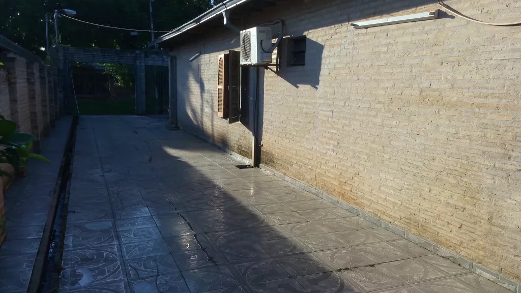 VENDO CASA CON PISCINA EN SAN LORENZO — foto 3