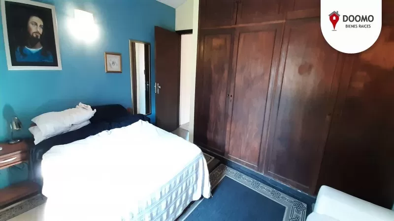 EN VENTA CASA DE 4 HABITACIONES, 2 PLANTAS Y PISCINA EN BARRIO JARA — foto 2