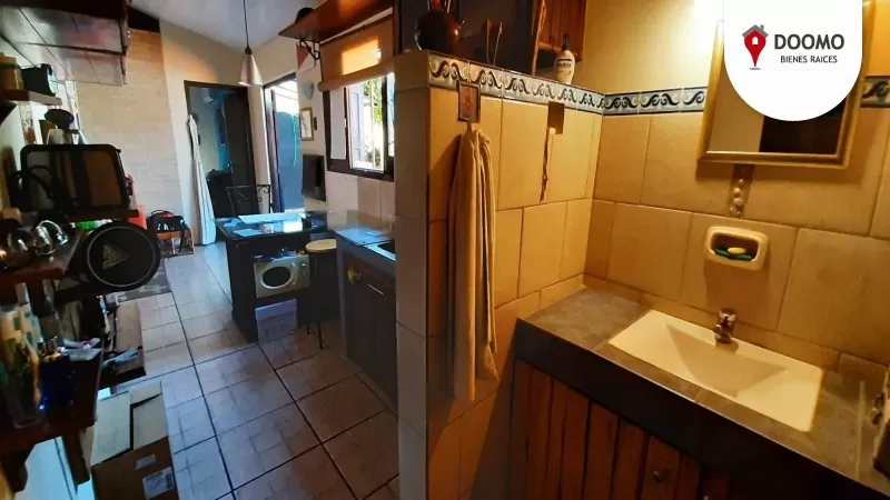 EN VENTA CASA DE 4 HABITACIONES, 2 PLANTAS Y PISCINA EN BARRIO JARA — foto 3