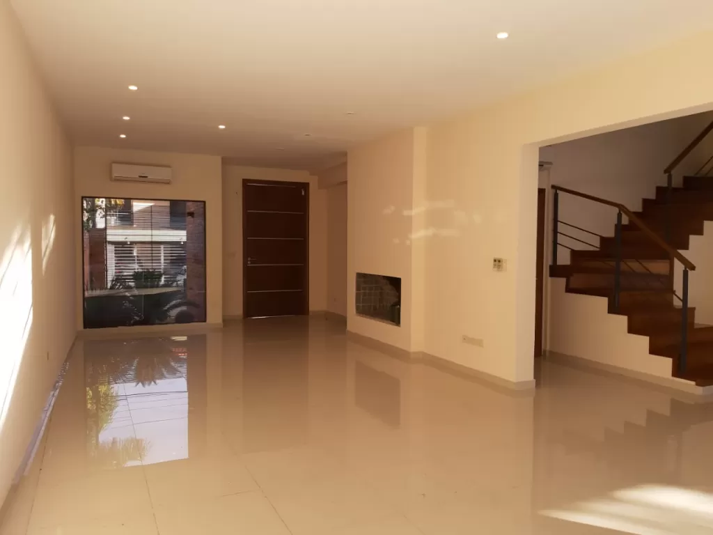 MBURUCUYA: RESIDENCIA MINIMALISTA DE PRIMER NIVEL, 490 M2, 4 SUITES. — foto 2