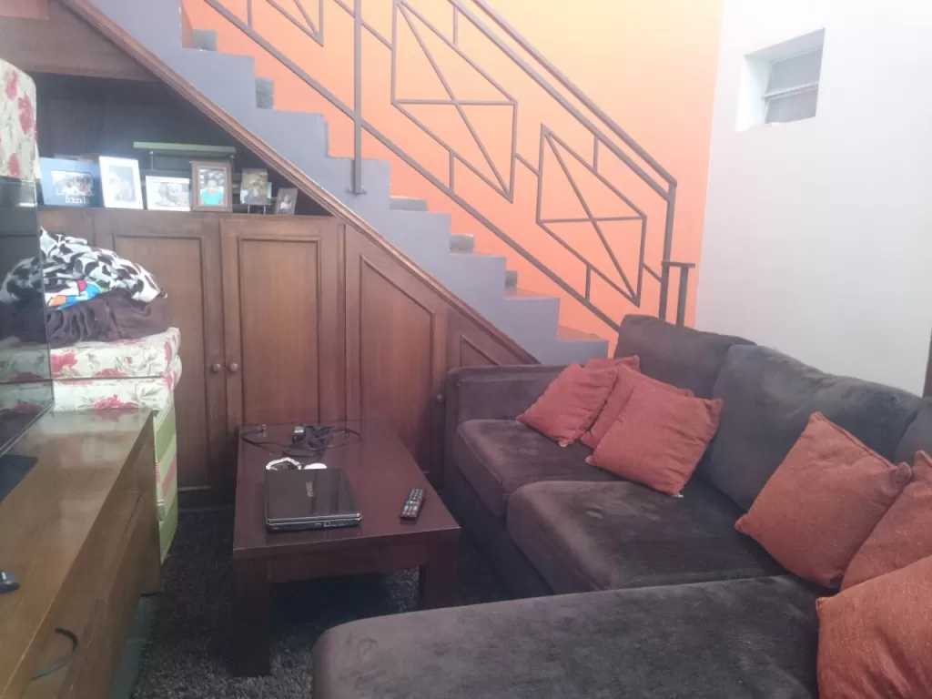 MBURUCUYÁ: RESIDENCIA EN PLANTA BAJA, 4 DORMITORIOS, JARDÍN. — foto 2