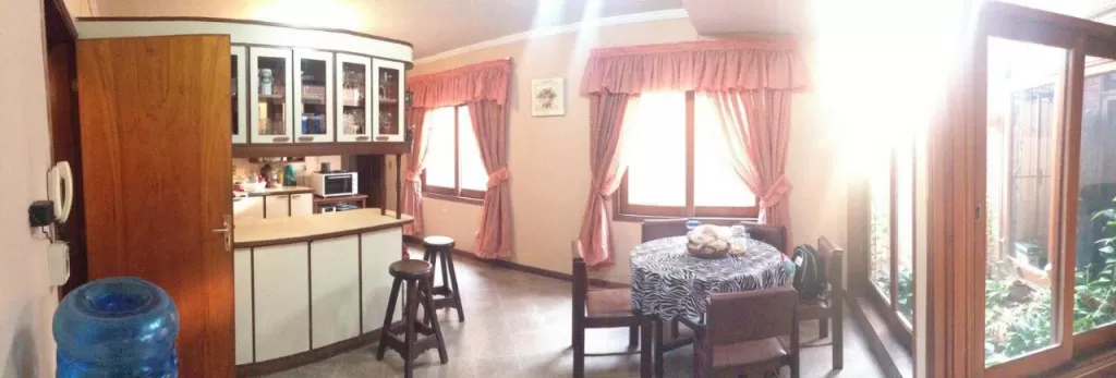 BO HERRERA (PROX GOETHE): RESIDENCIA EN VENTA, 4 SUITES, AMPLIO JARDÍN Y PISCINA. — foto 2