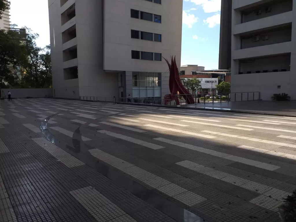 EDIF. WALL TRADE CENTER: OFICINAS FRACCIONABLES DISPONIBLES; ALQUILERVENTA - DESDE 92 M2 — foto 2