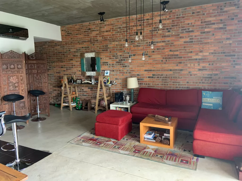 VENDO Amplio departamento en dos plantas - Barrio Jara — foto 2