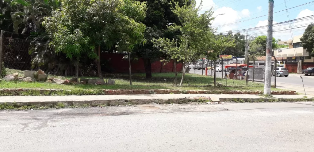 Vendo terreno con excelente ubicación en esquina sobre Santa Teresa — foto 3