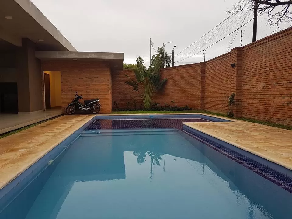 VENDO DUPLEX EN CONDOMINIO CERRADO. LUQUE — foto 2