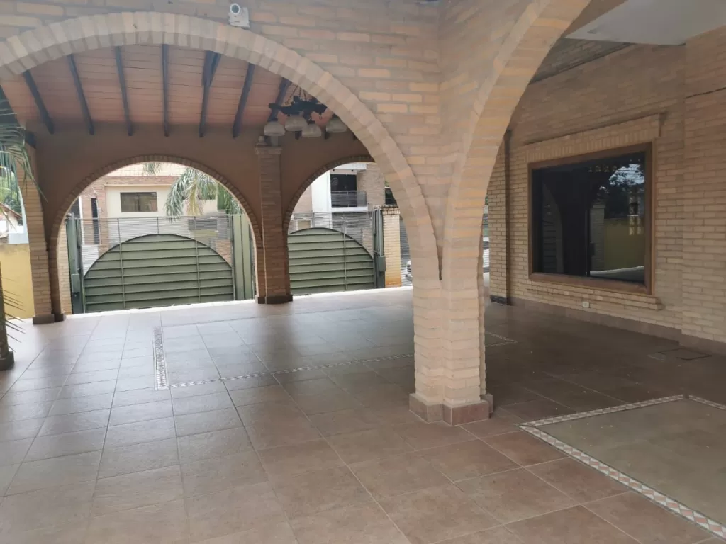 Vendo Fina Residencia en Lambare - Zona Super Pueblo — foto 3