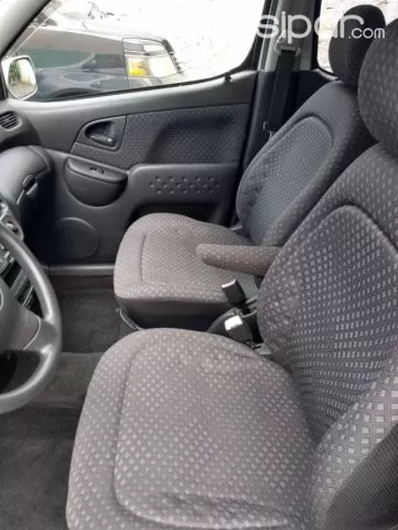 Toyota Funcargo 2004 — foto 3