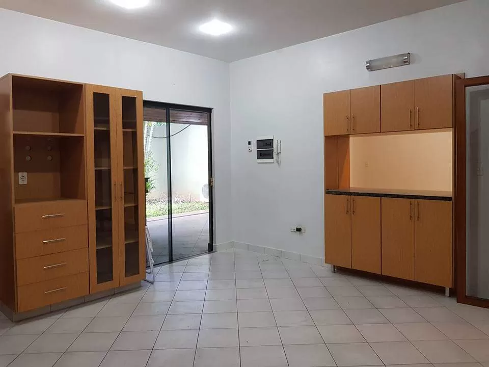 ALQUILO RESIDENCIA EN BARRIO MCAL. ESTIGARRIBIA - ASUNCION — foto 3