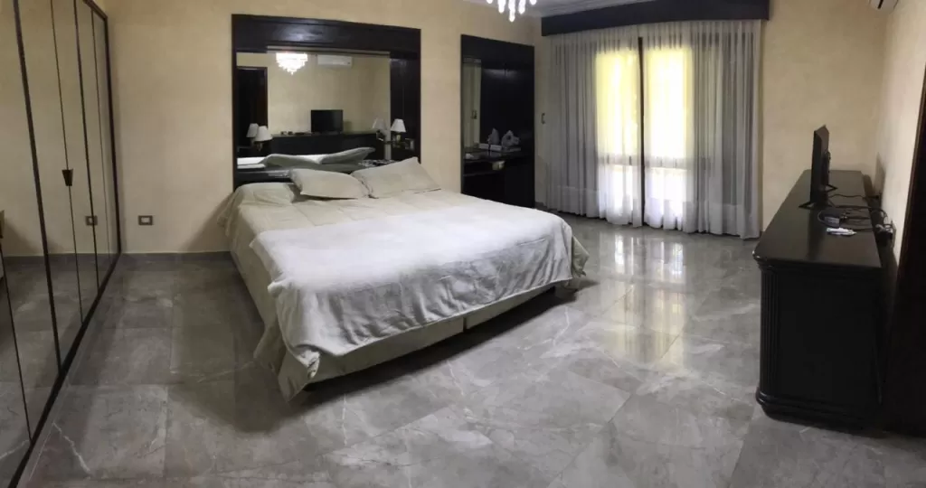 LAMBARÉ, YACHT Y GOLF CLUB: IMPONENTE RESIDENCIA S CAMPOS DE GOLF, 5 SUITES, 3.000 M2. — foto 2